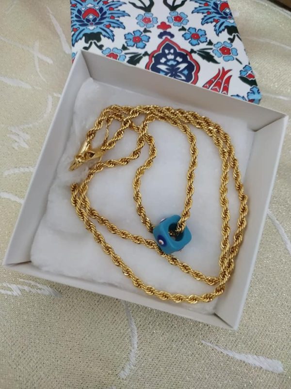 altın kaplamalı burgu zincir kolye boncuklu